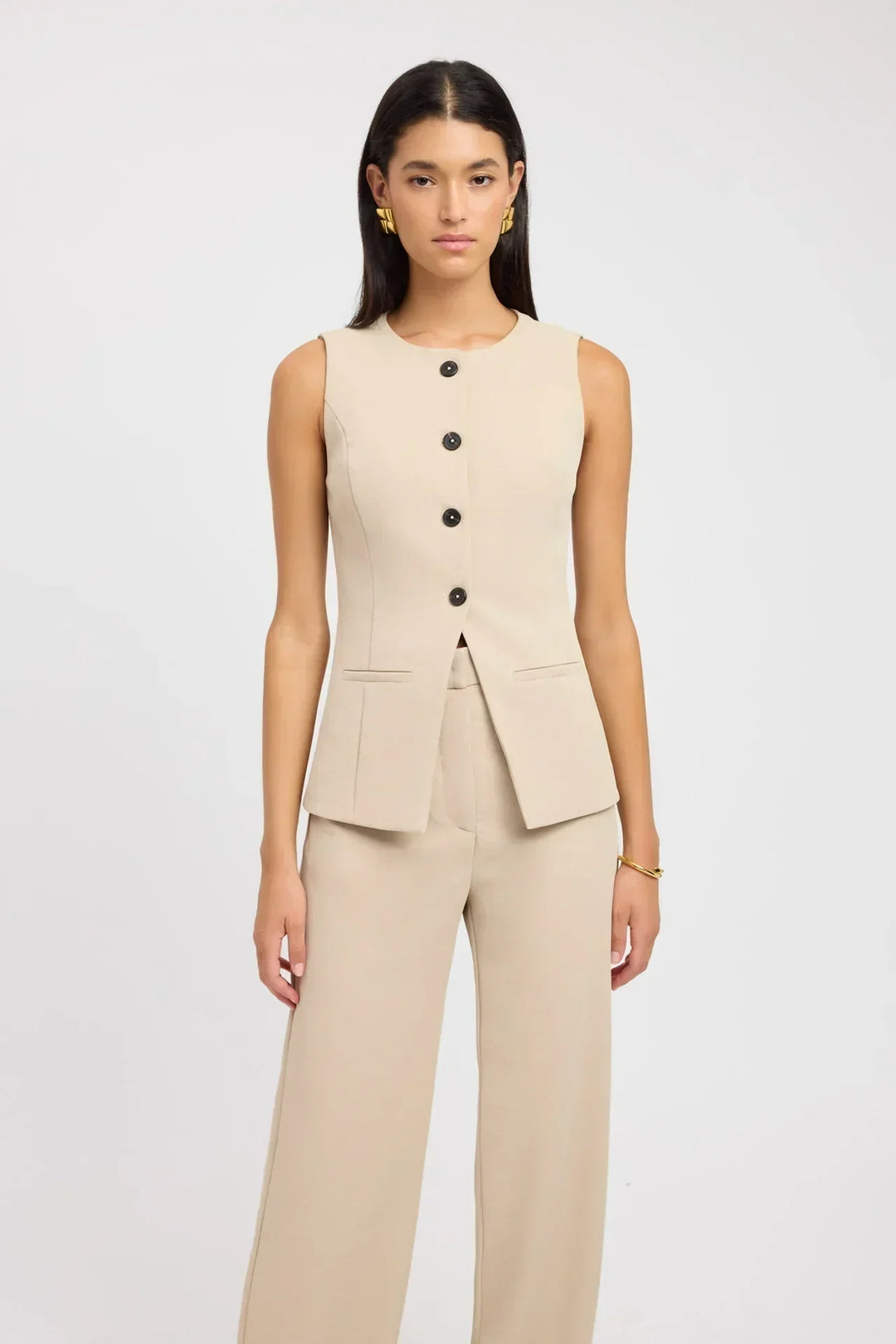 Liv | Classy Sleeveless Top