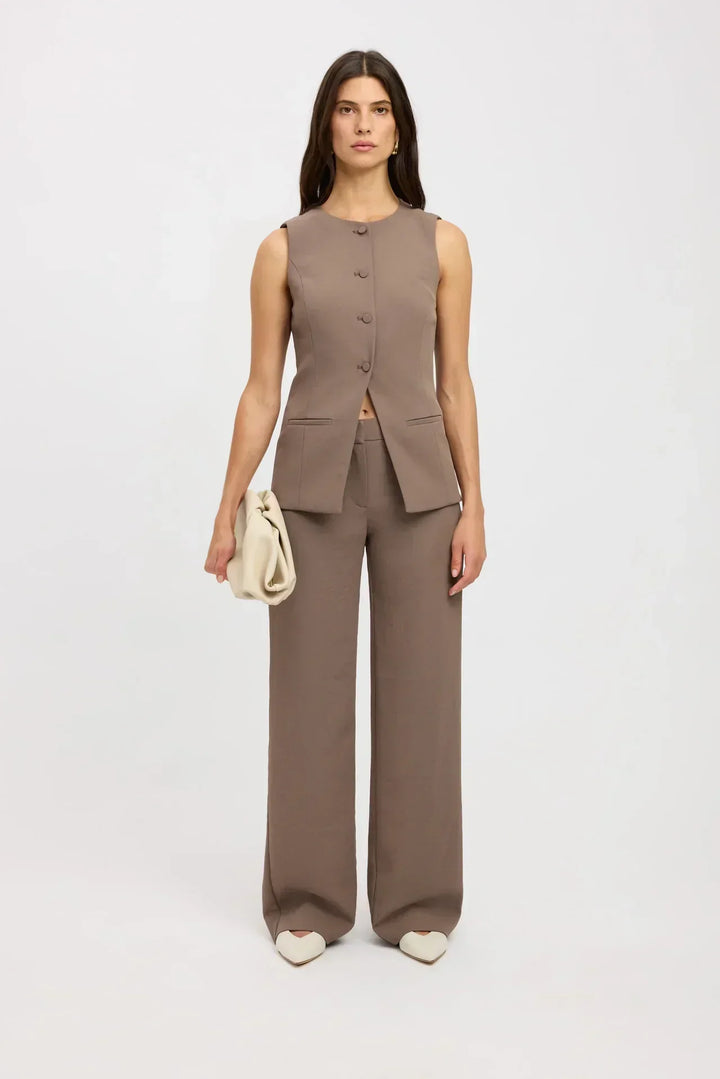 Liv | Classy Sleeveless Top